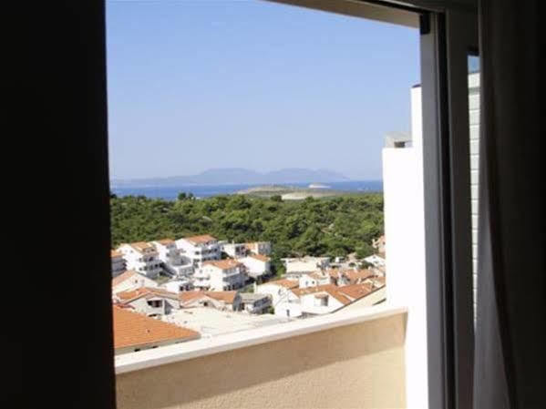 Apartments Mazuran Хвар Экстерьер фото